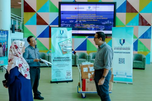 Jaringan kerjasama Perpustakaan UMPSA sumbang bahan hadiah kepada Perpustakaan Prasarana Berhad.