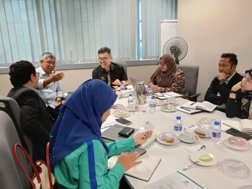  UMPSA bentang hasil awal Geran Penarafan berasaskan Nilai Islam di MITI