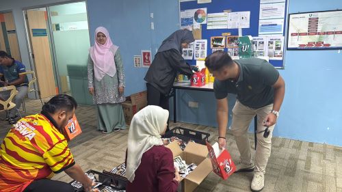 UMPSA hantar 2,000 pek makanan santuni petugas dan keluarga pelajar UPSI yang terlibat tragedi kemalangan jalan raya di Gerik