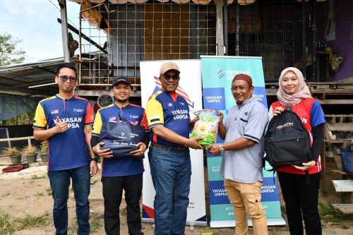 UMPSA management engages in visitation and community programme in Kampung Kiwatu