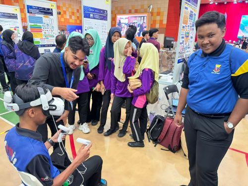 Penyelidik UMPSA Prof. Madya Ts. Dr. Mohd Faizal bangunkan Latihan Siber Berasaskan Realiti Maya