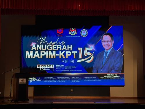 Jurnal UMPSA raih tempat kedua dan ketiga Makalah Jurnal Terbaik dalam Majlis Anugerah MAPIM-KPT Ke-15