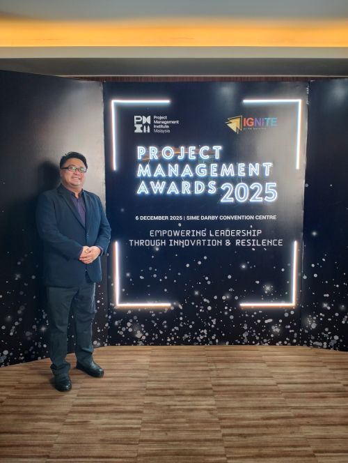 Profesor Madya Ts. Dr. Lee Chia Kuang raih PMIMY IGNITE 2025 diiktiraf Best Project Manager Merit Award