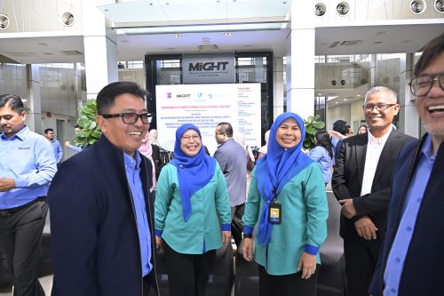 UMPSA, UMK dan MIGHT jalin kerjasama strategik bangunkan industri unsur nadir bumi negara