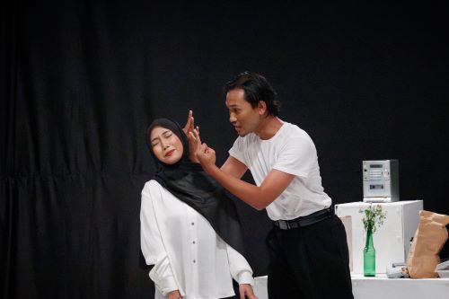 senandika buka panggung serlahkan bakat baharu mahasiswa