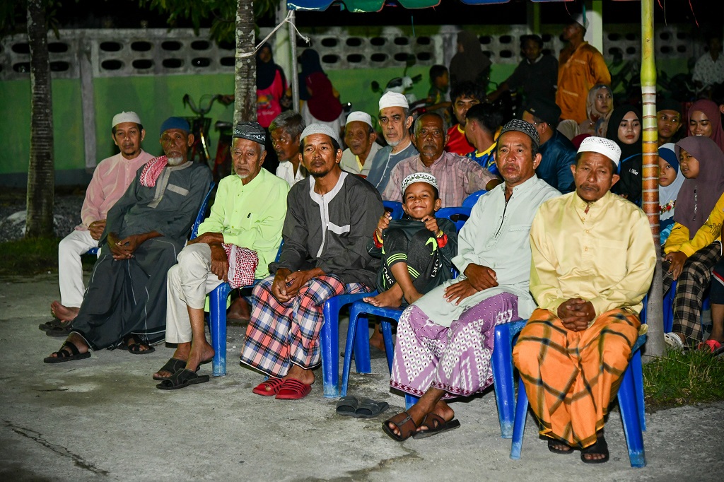 100 Sukarelawan UMP Kilau terus berbakti bersama komuniti Kampung Tammalang