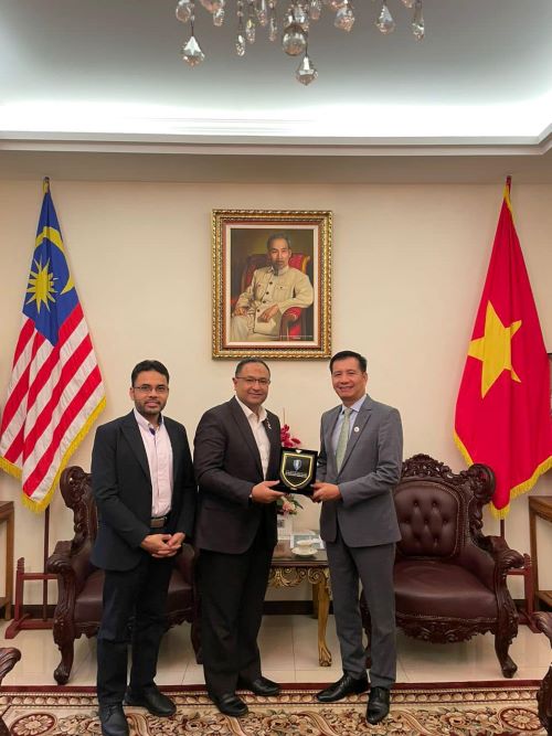 Courtesy Visit to the Embassy of Vietnam expands efforts for new cooperation between UMPSA and Educational Institutions in Vietnam