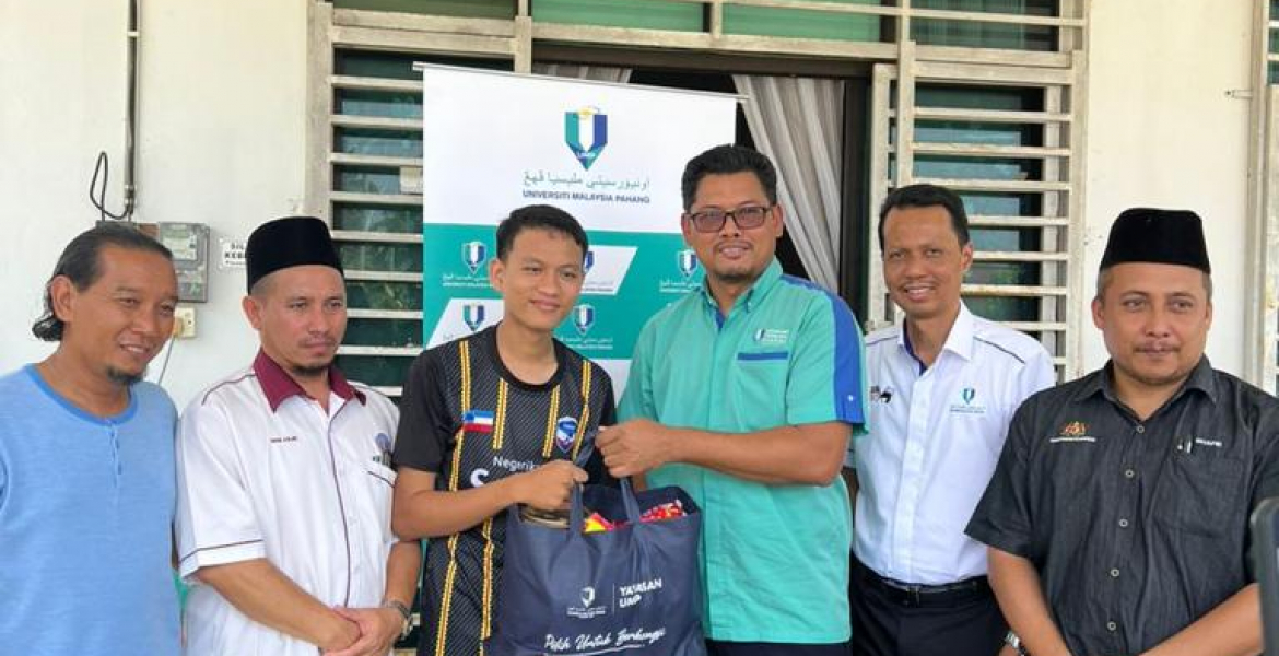 Ziarah Kasih UMP bertemu pelajar cemerlang SPM 11A