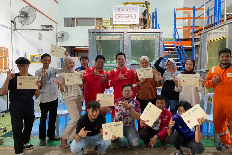 14 UMPSA students participate in Introduction to Underwater Welding Programme