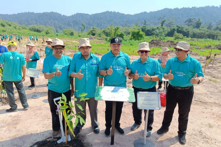 160 UMP Kilau Volunteers, UMPH plant 2,000 trees