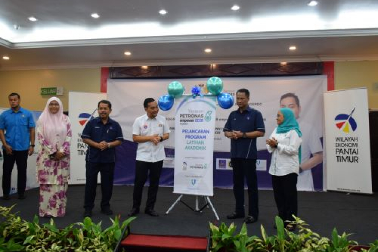 200 SPM candidates benefit from Yayasan PETRONAS empower ECER Academic programme