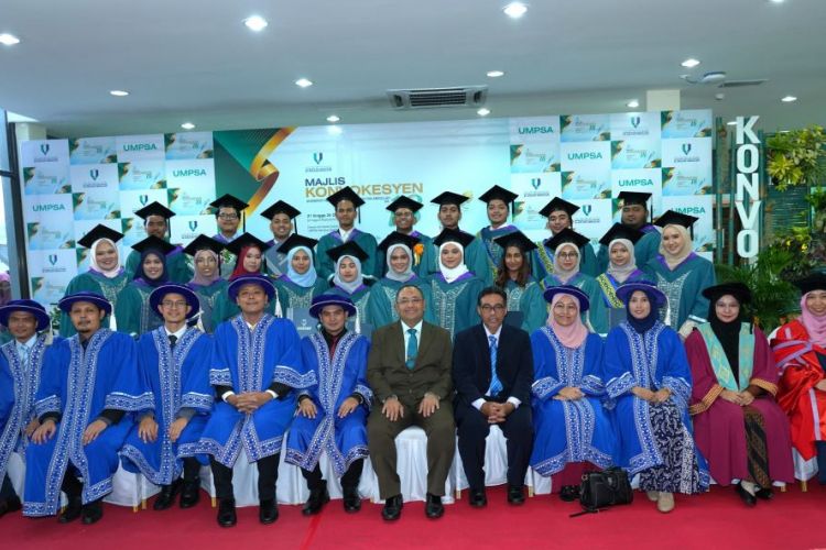 22 UMPSA graduates from the first cohort of Bachelor of Science in Applied Data Analytics