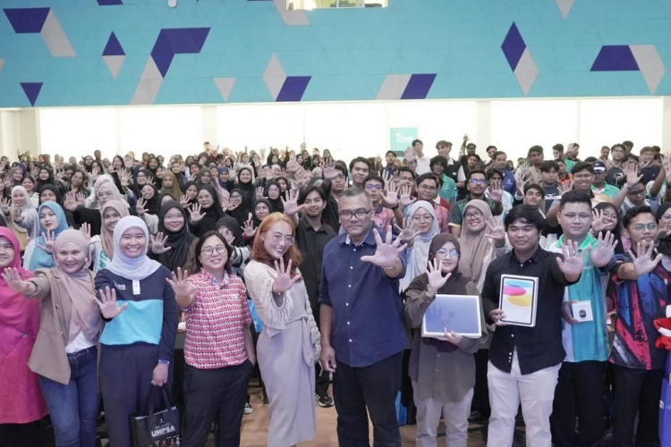 400 pelajar UMPSA timba ilmu pengurusan kewangan bersama Financial Faiz dan CIMB