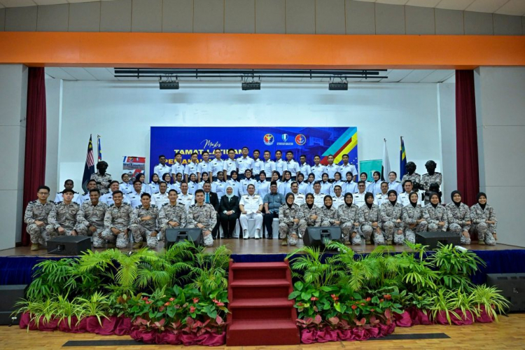 First 41 UMPSA students awarded PASKAM Second Lieutenant Rank