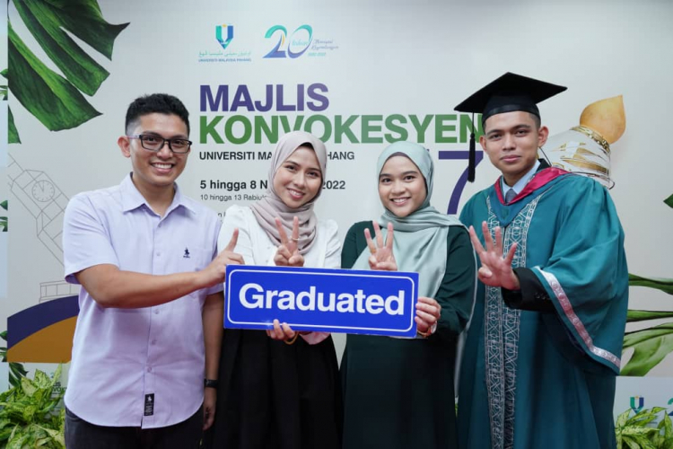 4 siblings engineers from UMP