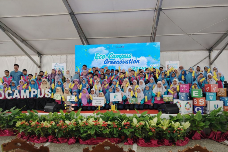 70 pelajar SK Bunut Rendang teruja belajar penghasilan sabun dari minyak terpakai