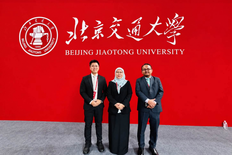 NC UMPSA h𝐚𝐝𝐢𝐫𝐢 𝐒𝐚𝐦𝐛𝐮𝐭𝐚𝐧 𝐔𝐥𝐚𝐧𝐠 𝐓𝐚𝐡𝐮𝐧 𝐊𝐞-𝟏𝟑𝟎 𝐁𝐉𝐓𝐔, p𝐞𝐫𝐤𝐮𝐤𝐮𝐡 k𝐞𝐫𝐣𝐚𝐬𝐚𝐦𝐚 s𝐭𝐫𝐚𝐭𝐞𝐠𝐢𝐤 d𝐞𝐧𝐠𝐚𝐧 u𝐧𝐢𝐯𝐞𝐫𝐬𝐢𝐭𝐢 t𝐞𝐫𝐤𝐞𝐦𝐮𝐤𝐚 𝐝𝐢 𝐂𝐡𝐢𝐧𝐚