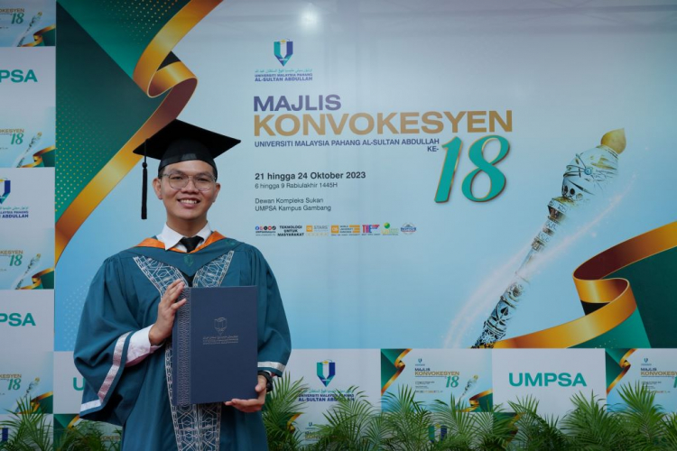 Andrew Lim Wei Chin dinobat penerima Anugerah Kecemerlangan UMPSA Holdings Sdn. Bhd. 