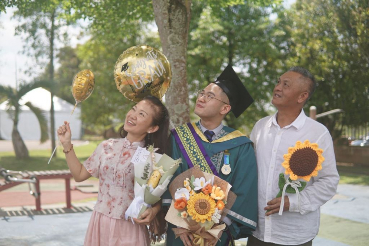 Anugerah Kecemerlangan Malakoff Corporation Berhad bukti kecemerlangan inovasi dan ketekunan Lim Wei Jie