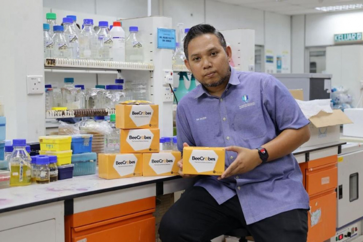 BeeCrobes, UMPSA researchers’ innovation, discovers potential of stingless bee honey as natural probiotic source