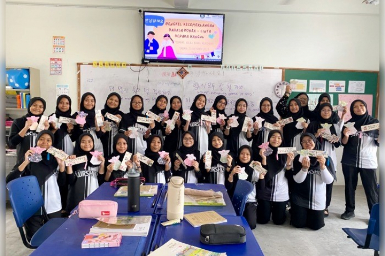 Bengkel Kecemerlangan Bahasa Korea di Kolej Tunku Kurshiah semai cinta kepada Hangul