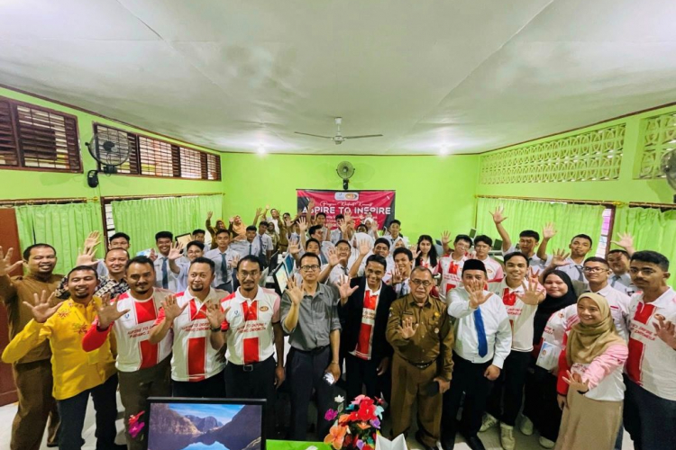   FTKPM kongsi kepakaran bersama pelajar Universitas Putra Indonesia YPTK