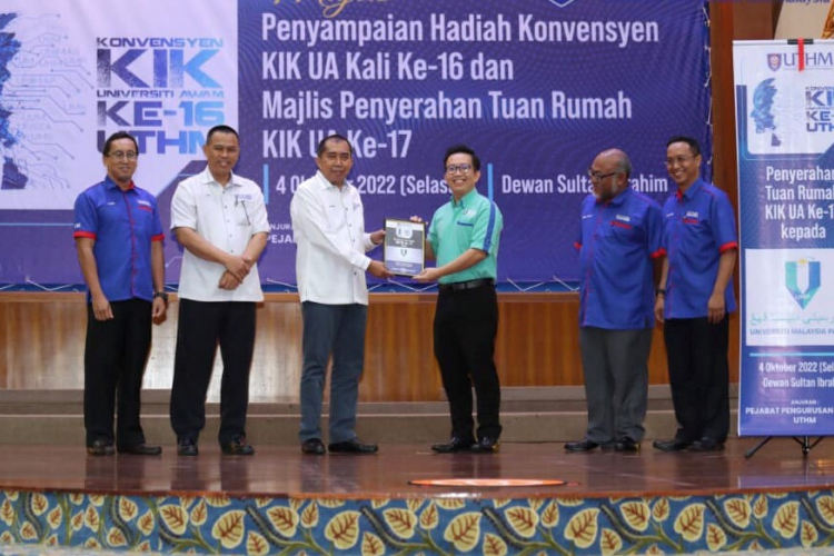 FLOORSYS raih pingat emas dalam KIK UA Ke-16