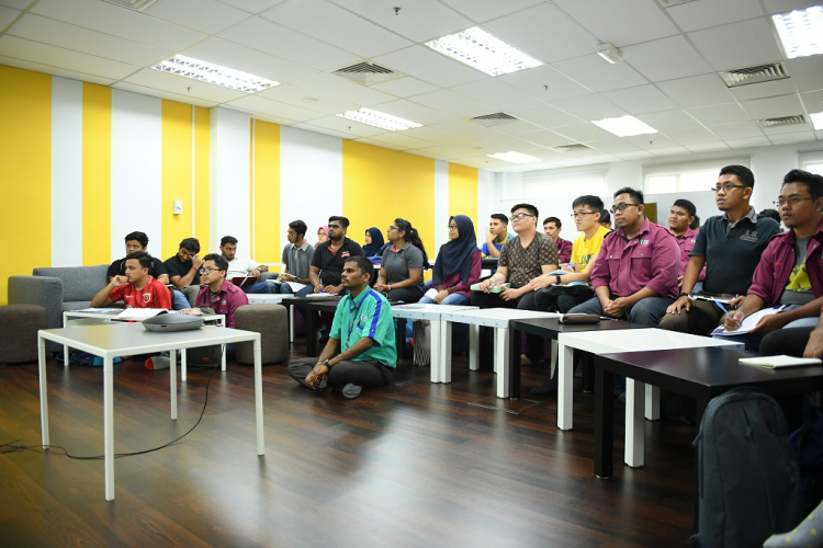 UMP bina jaringan antarabangsa dalam Global Classroom 