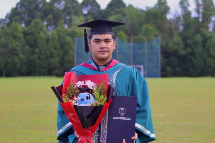 Overcoming loss, Muhammad Syafiq Aiman resolves to earn his degree