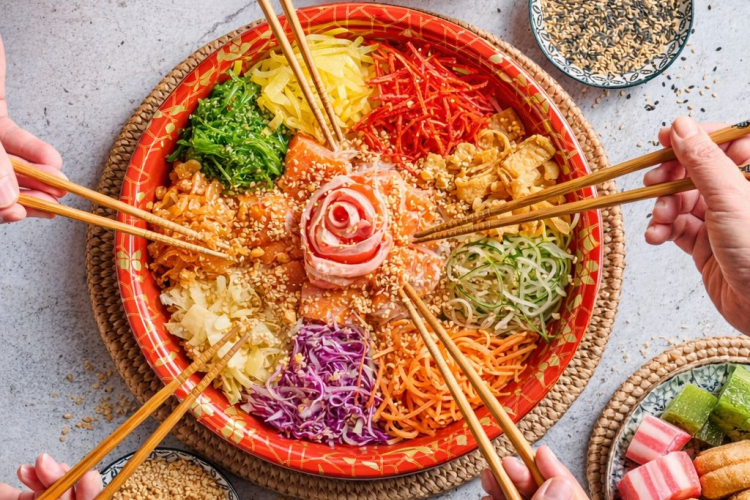 Huat Ah! Menggaul Bahasa dalam Yee Sang