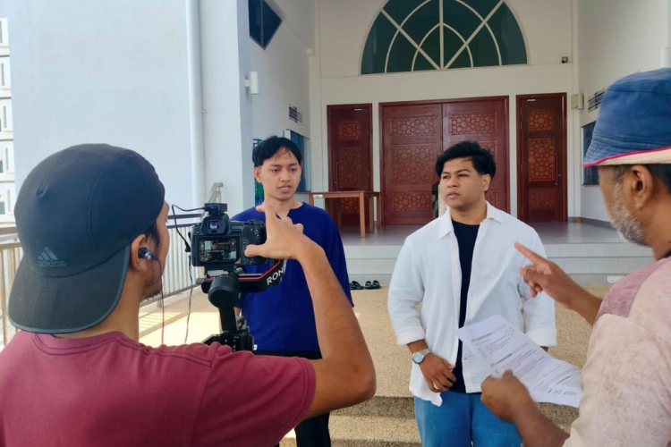 Rakaman drama raya Universiti Malaysia Pahang Al-Sultan Abdullah (UMPSA) telah dijalankan di sekitar UMPSA Pekan, Kampung Alor Ara dan Kampung Ulu Parit, Jalan Rompin Lama, Pekan. Rakaman ini merupakan acara tahunan anjuran Pusat Komunikasi Korporat (PKK) dengan kerjasama Pusat Kebudayaan UMPSA.  Drama raya bertajuk ‘Kelip-kelip Raya’ ini mengisahkan erti persahabatan, pengorbanan dan makna sebenar kebahagiaan.  Program ini juga turut mengetengahkan bakat mahasiswa sebagai sebahagian daripada tenaga produks