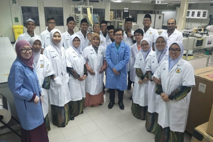 CSR PAKAD bimbing pelajar SPM kuasai subjek Sains