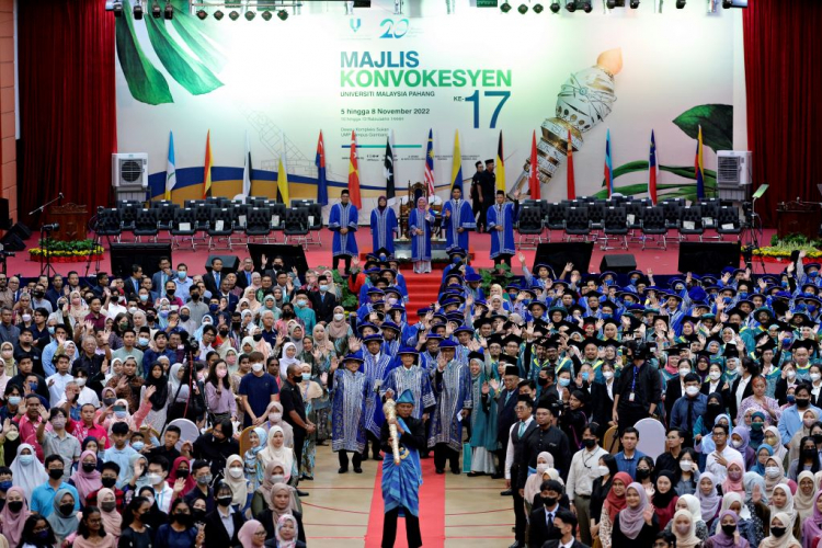 Konvokesyen UMP melabuh tirainya catat sejarah 12,174 graduan dirai sepanjang tahun 2022