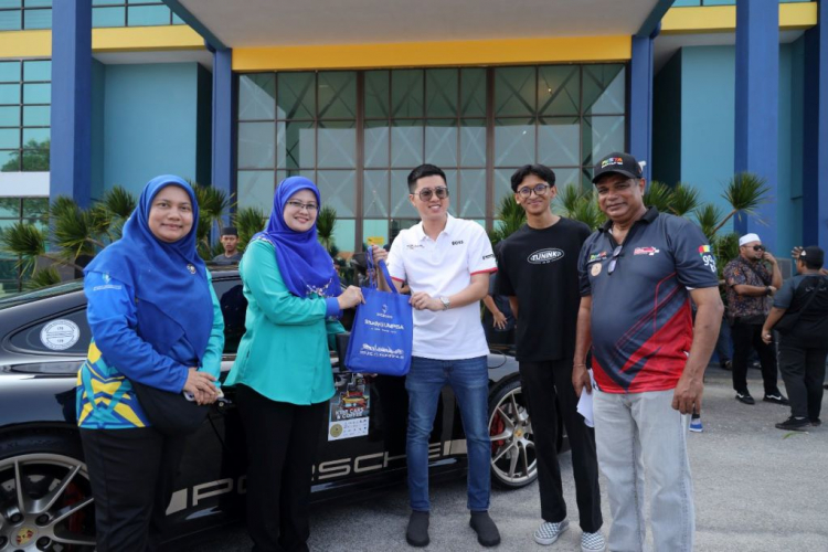 Engines roar at UMPSA as over 120 luxury and antique vehicles roll in