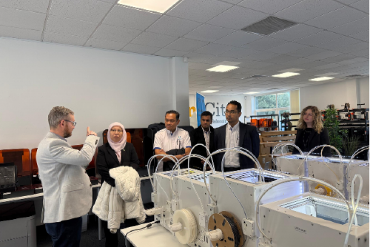 UMPSA memperluas horizon pengantarabangsaan melalui sangkutan kerja di Manchester Metropolitan University, United Kingdom