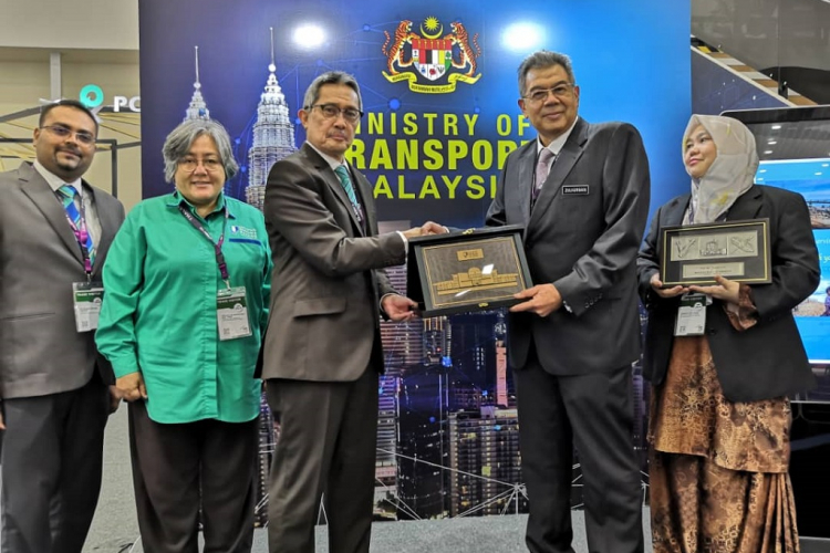 UMP & IPB sign MoU on blockchain technology  to develop digitally smarter & greener port