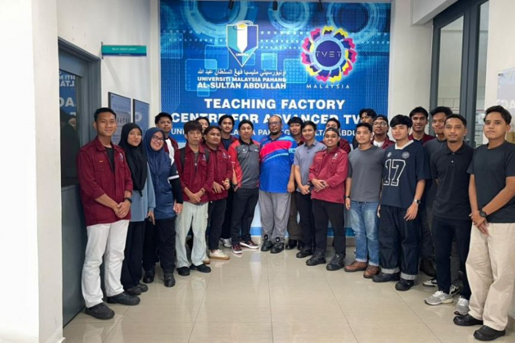 - Seramai 20 orang pelajar tahun akhir Fakulti Teknologi Kejuruteraan Mekanikal dan Automotif (FTKMA), Universiti Malaysia Pahang Al-Sultan Abdullah (UMPSA) telah menyertai Kursus Kompetensi Magnetic Particle Inspection (MPT) for Industry Readiness yang telah berlangsung di Akademi TVET Termaju (ATVET), UMPSA Pekan. Kursus ini dianjurkan oleh Akademi TVET Termaju (ATVET) dengan kerjasama FTKMA sebagai usaha memperkukuh kemahiran teknikal pelajar dalam bidang Non-Destructive Testing (NDT), khususnya teknik M