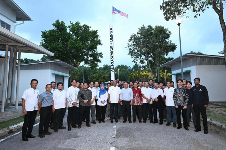 Menteri Pendidikan Tinggi rasmi Kilang Pengajaran Automotif UMPSA