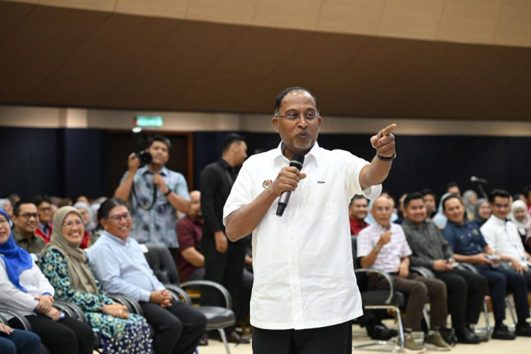 Menteri Pendidikan Tinggi santuni lebih 500 pemimpin muda IPT Zon Timur di UMPSA