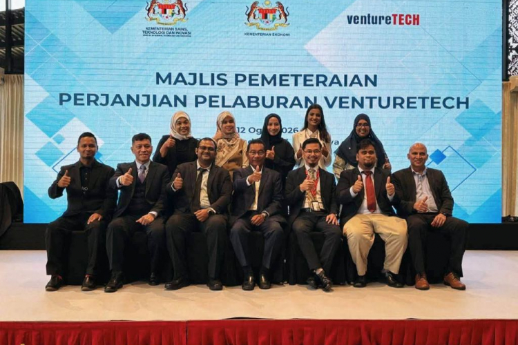 Move Robotic perkukuh jaringan industri-akademia FTKPM UMPSA
