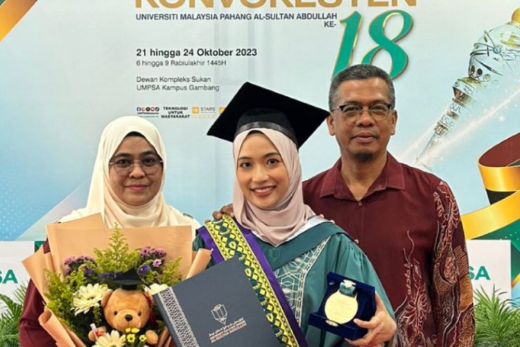 Moving around is no excuse be idle in gaining knowledge, Aimi receives Srikandi Matahari Award