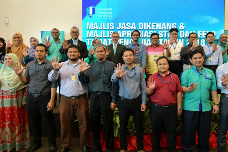 UMP feted staff who completed their studies and the university’s retirees