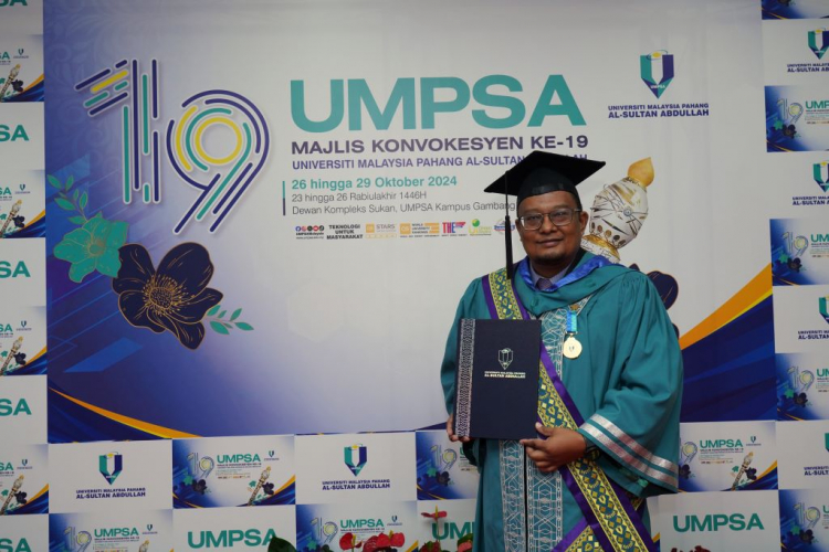 Chairman of Anak Pahang in Sarawak receives UMPSA Advanced Excellence Award