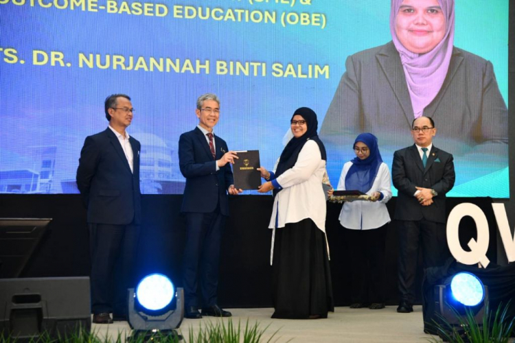 Prof. Madya Ts. Dr. Nurjannah Salim angkat biomassa lignoselulosa sebagai masa depan bahan komposit lestari