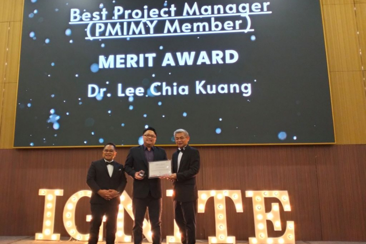 Profesor Madya Ts. Dr. Lee Chia Kuang raih PMIMY IGNITE 2025 diiktiraf Best Project Manager Merit Award