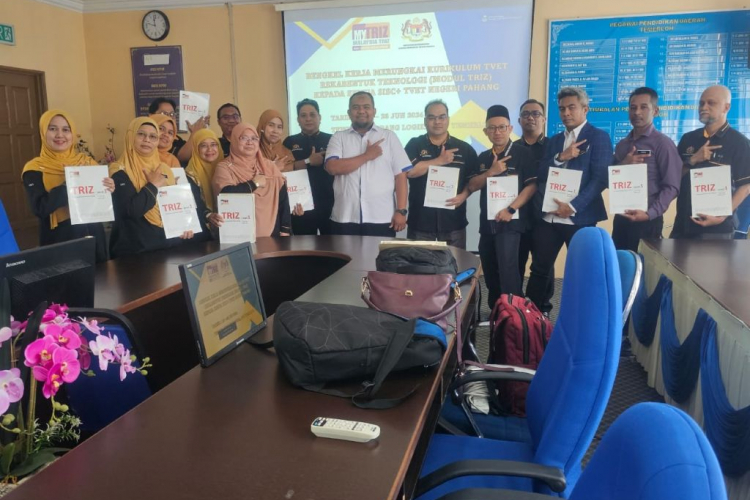 Program TRIZ UMPSA memperkasakan guru RBT pahang ke arah inovasi pendidikan