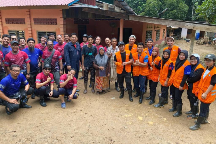 KILAU UMP Volunteers join Baling Post-Flood Volunteer Mission