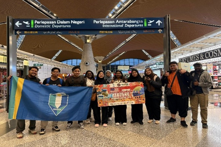 Seramai sepuluh pelajar Universiti Malaysia Pahang Al-Sultan Abdullah (UMPSA) yang terdiri daripada ahli Kelab Bahasa Sepanyol (ESPANSIA) telah berjaya melaksanakan Program Mobiliti Antarabangsa ESPANSIA AI Quest di Universitas Islam Nusantara (UNINUS), Bandung, Indonesia pada 17 hingga 22 Oktober 2025. Menurut Penasihat Kelab Bahasa Sepanyol, Azlina Mohd Ariffin, program ini berperanan memperkukuh jaringan kerjasama akademik antarabangsa serta memperkenalkan bahasa Sepanyol kepada warga UNINUS melalui sesi