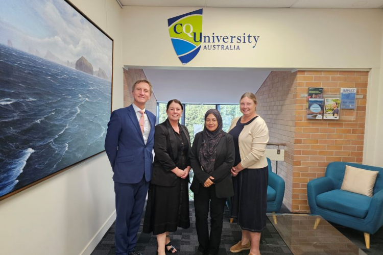 UMPSA staff participates in global staff mobility attachment programme at Central Queensland University (CQU), Australia to strengthen governance in industry and community networks