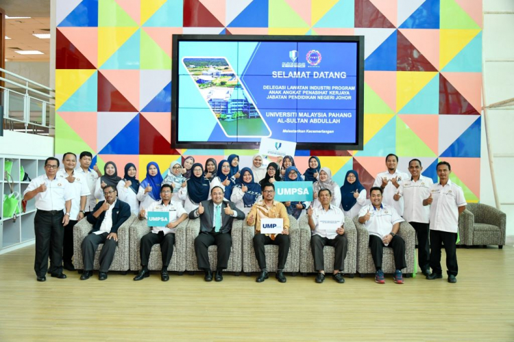 UMPSA receives delegates from the Johor State Education Department